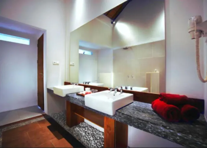 Aston Sunset Beach - Gili TrawanganResort Hotel